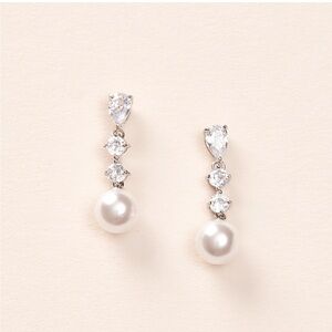 Dareth Colburn Bailey pearl drop earrings